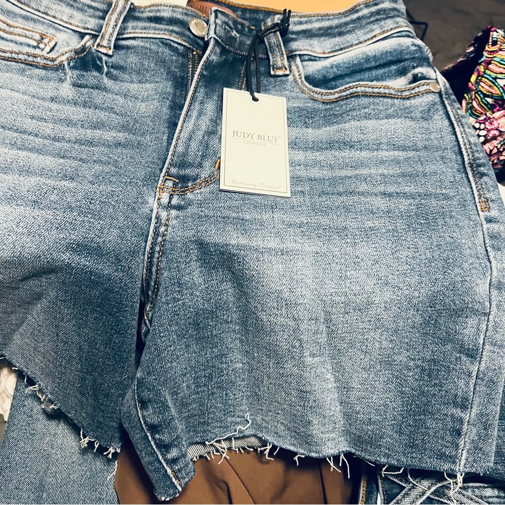 Judy Blue shorts sz medium new with tags.